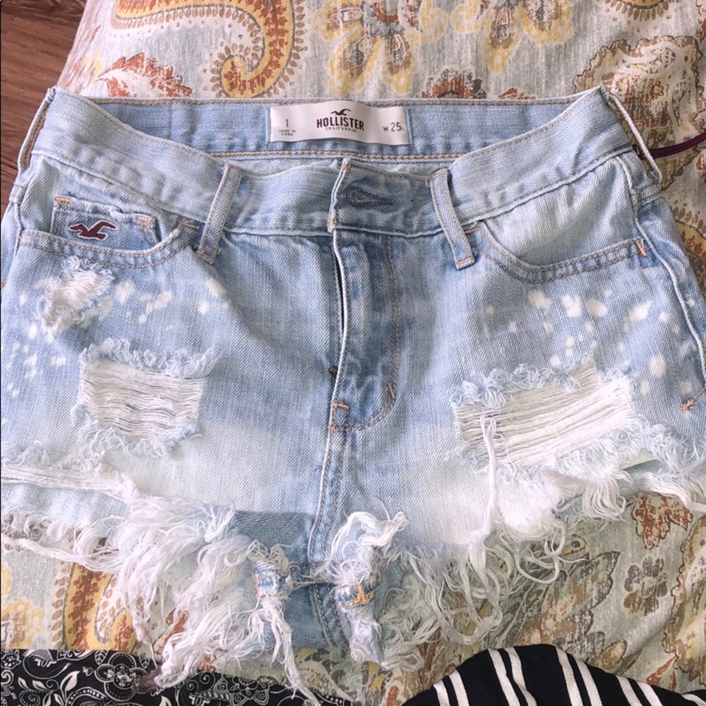 Hollister distresses shorts